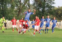 Fudbal: Kikinđani odneli tri boda iz Bečeja Retka situacija pred golom Kikinđana kada je Tomčić bio u skoku