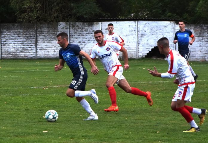 Dvostruki strelac Nemanja Jović (10) u prodoru pored Gajdobrana