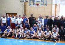 Veterani bečejske košarke odigrali revijalnu utakmicu Akteri ovogodišnje retrospetive bečejske košarke