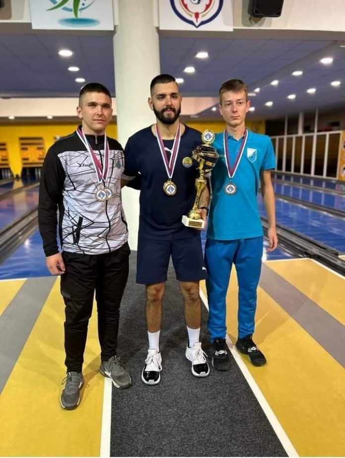 Trojica najuspešnijih juniora u pojedinačnoj konkurenciji Trojica najuspešnijih juniora u pojedinačnoj konkurenciji