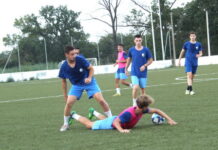 Fudbal: Malo teorije, malo prakse Nije izostalo borbenosti u igri između plavih i crvenih