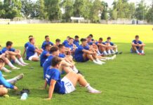 Reakcija na saopštenje OFK Bečej 1918 povodom ostavke trenera Ivanovića Trener Dragan Ivanovć pred trening a igračima Bečeja