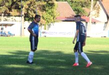 Fudbal: Bez bele zastave Vezista Gradištanaca Slaviljub Dabižljević i napadač Stefan Janković