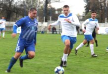 Fudbal: Milovanov sprečio ubedljiviji poraz Doroslovački iznosi loptu ispred Simina