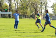 Fudbal: Dunav predubok za momke sa Tise Treneri OFK Bečej 1918 Dejan Kapriš i Lazar Dabižljeić na treningu sa igračima