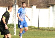 Fudbal: U sredu dolaze Kikinđani Igor Tatić u plavom dresu bio je jedini strelac sa Bečejce u Čoki