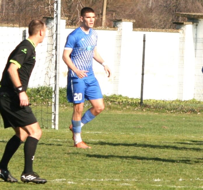 Igor Tatić u plavom dresu bio je jedini strelac sa Bečejce u Čoki