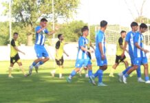 Fudbal: Iskusniji Bečejci savladali omladince OFK Beograda Izlazak na teren Bečejaca i mladih Beograđana
